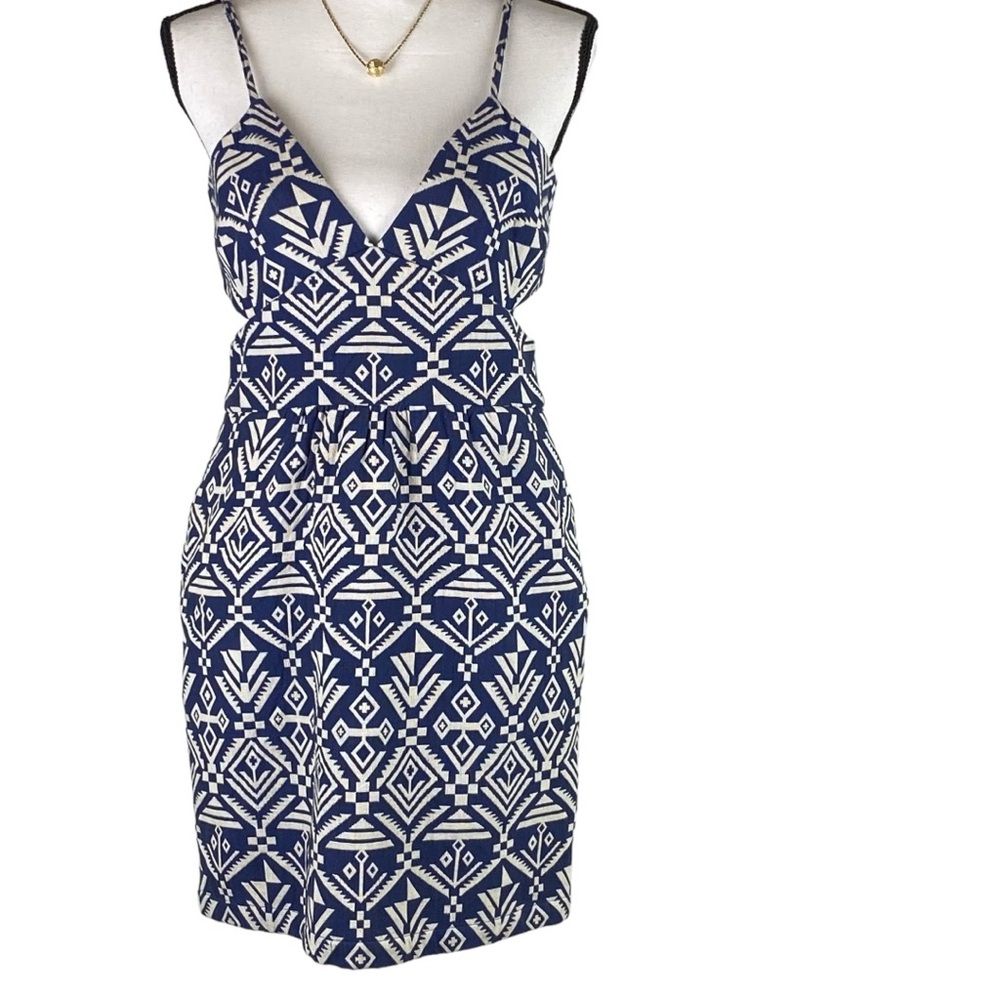 DV DOLCE VITA AZTEC PRINT SPAGHETTI STRAP DEEP V SHAPE NECKLINE SIZE MED DRESS